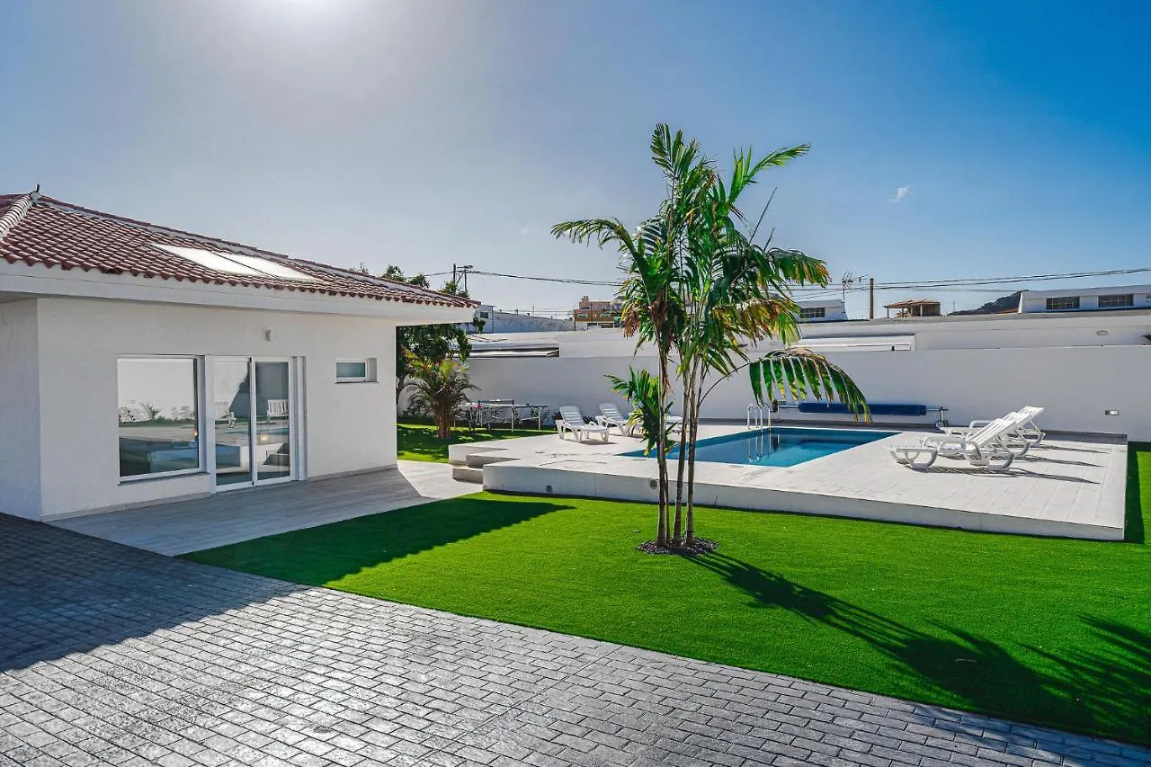 303 Villa Casa Jardin Con Piscina Y Gran Jardin Costa Adeje  Costa Adeje (Tenerife)